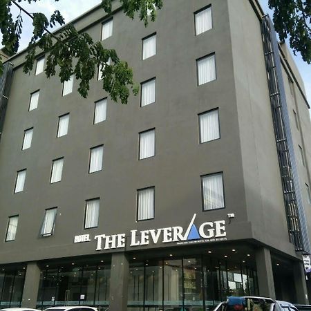 The Leverage Business Hotel Johor Bahru Extérieur photo
