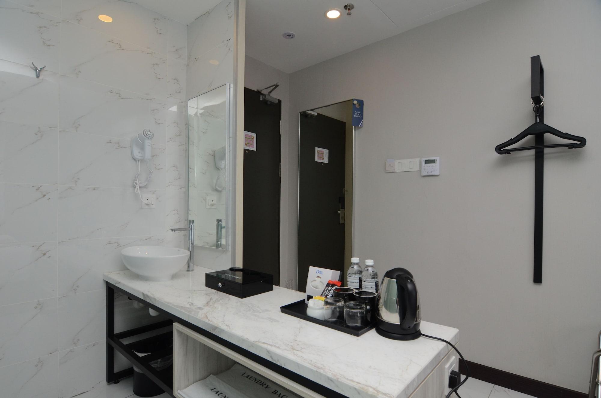 The Leverage Business Hotel Johor Bahru Extérieur photo