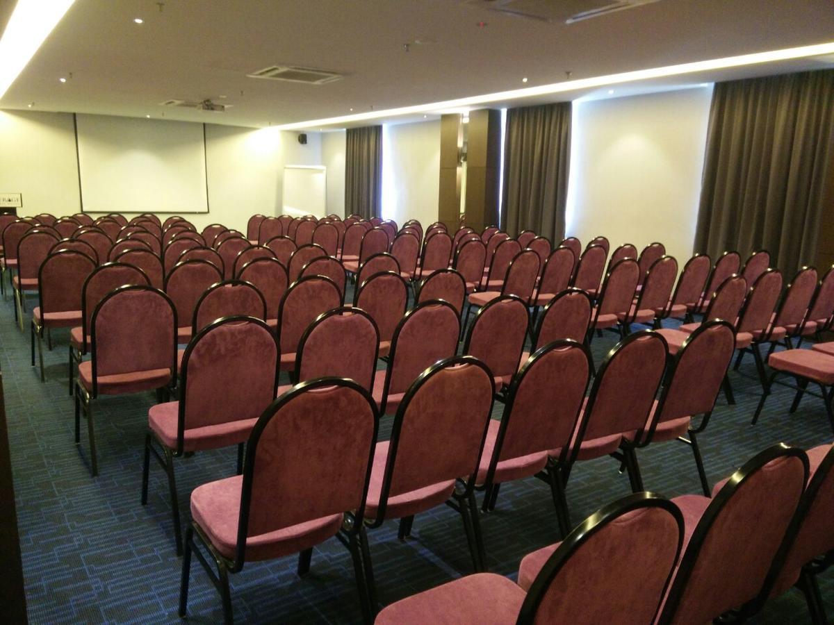 The Leverage Business Hotel Johor Bahru Extérieur photo