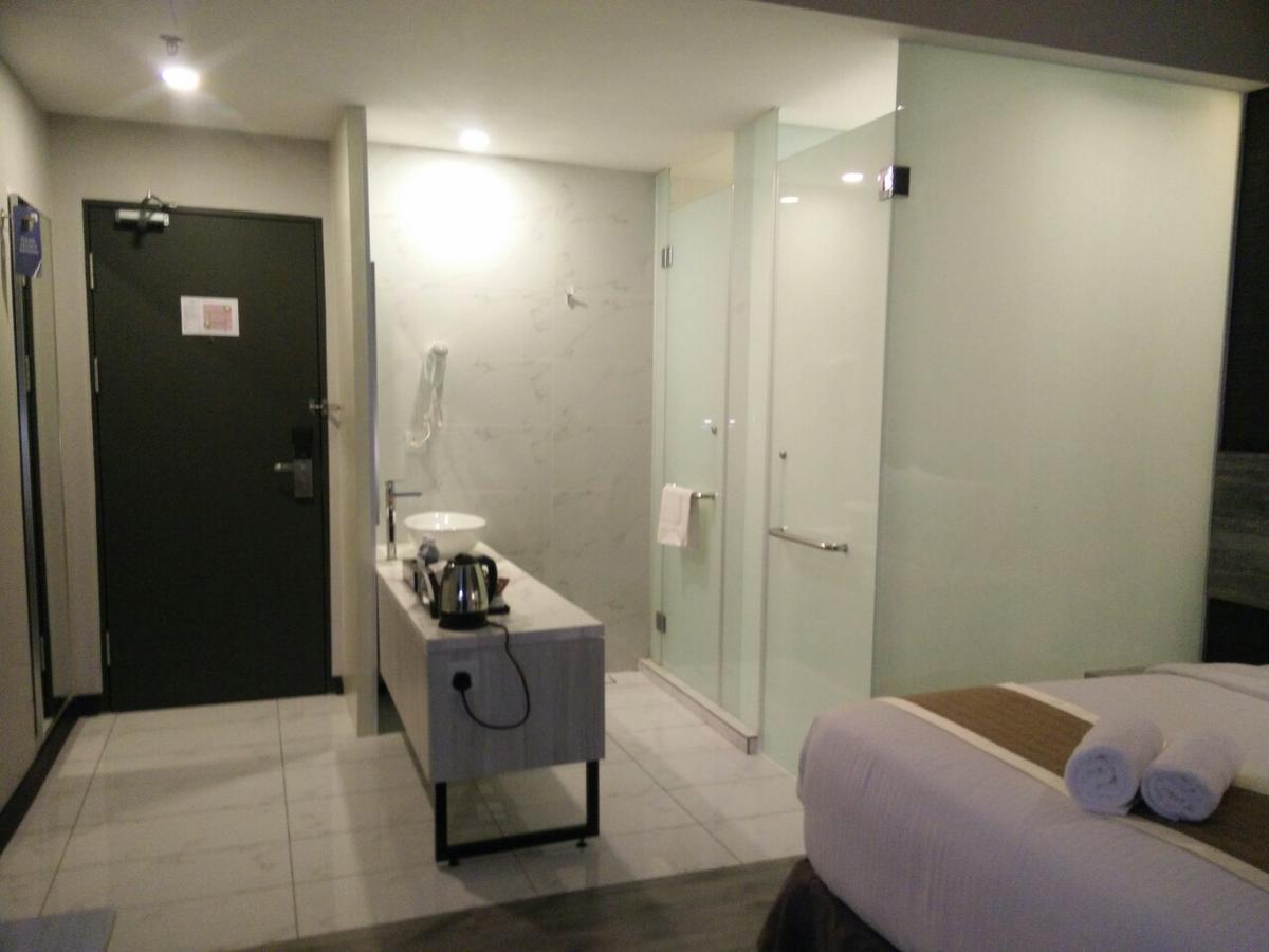The Leverage Business Hotel Johor Bahru Extérieur photo