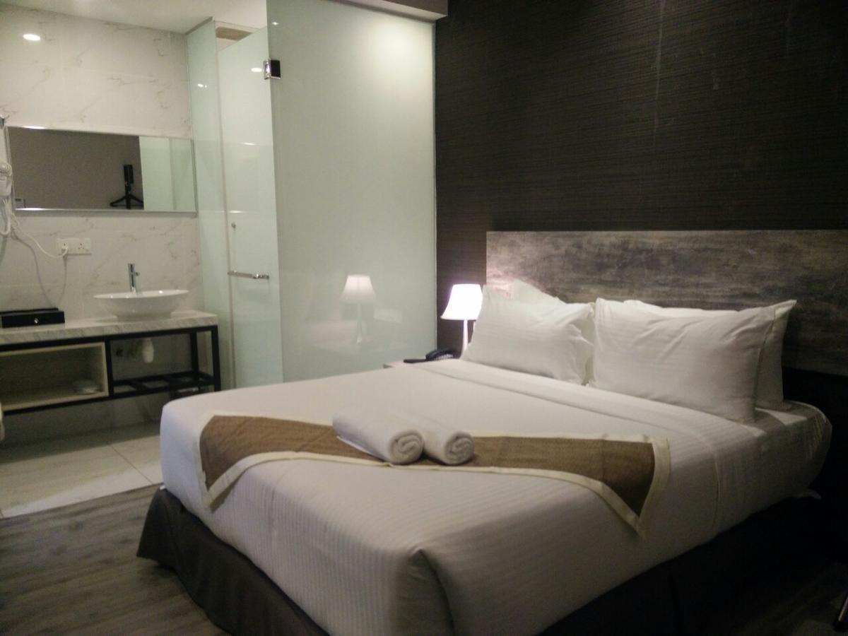 The Leverage Business Hotel Johor Bahru Extérieur photo