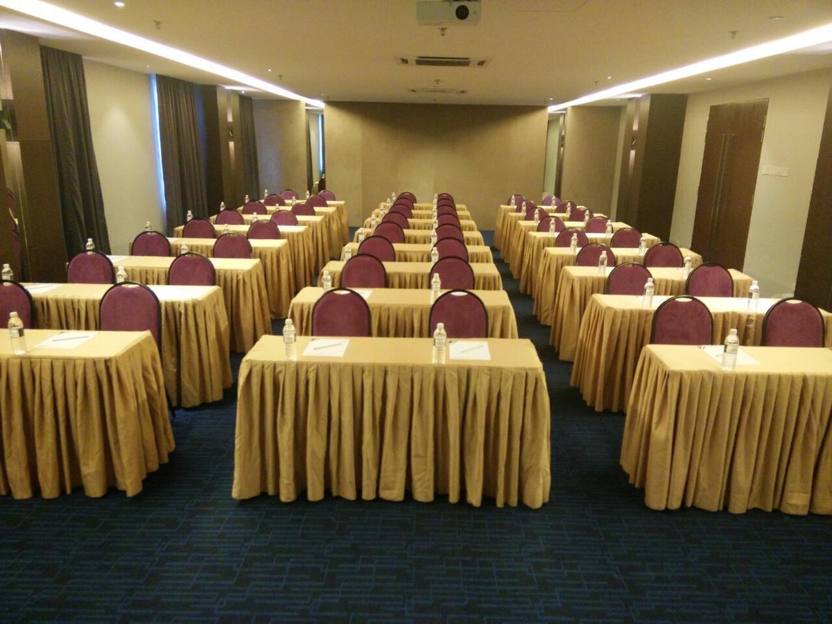 The Leverage Business Hotel Johor Bahru Extérieur photo