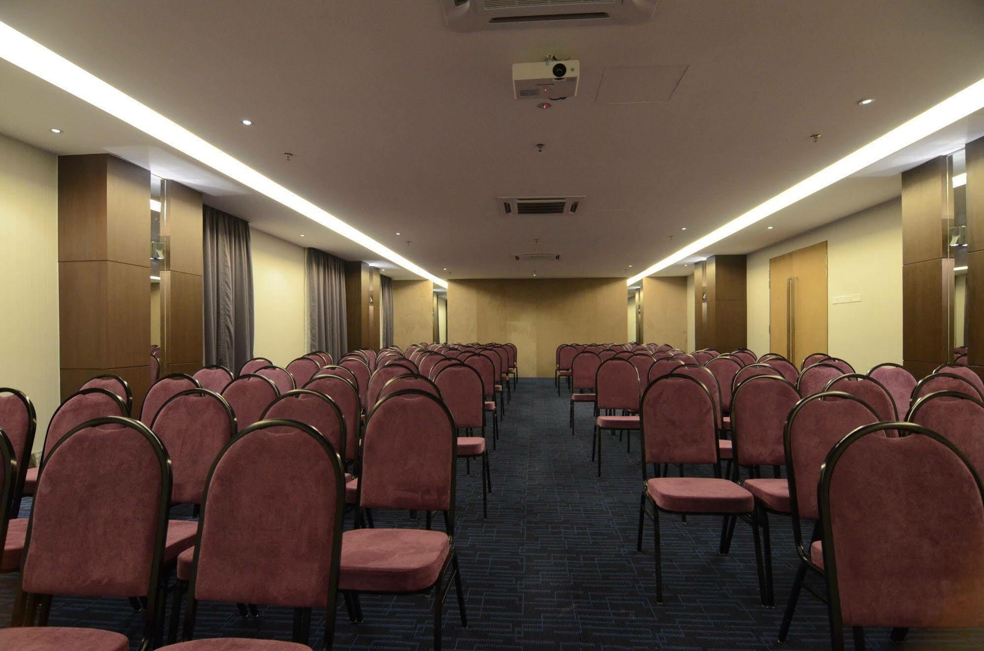 The Leverage Business Hotel Johor Bahru Extérieur photo